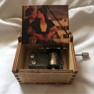 Titanic music box play my heart will go on